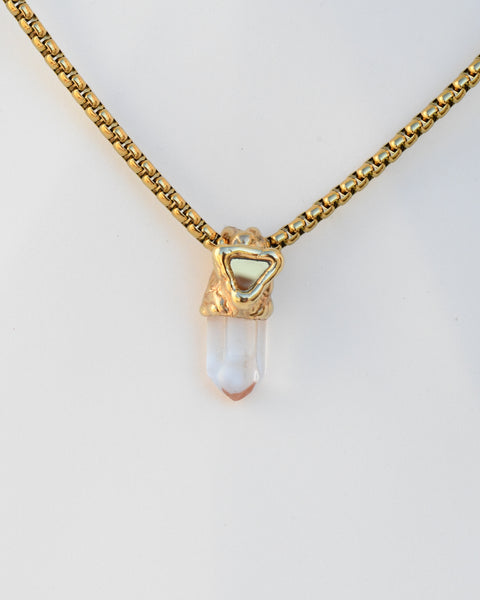 Quartz with mirrored Triangle