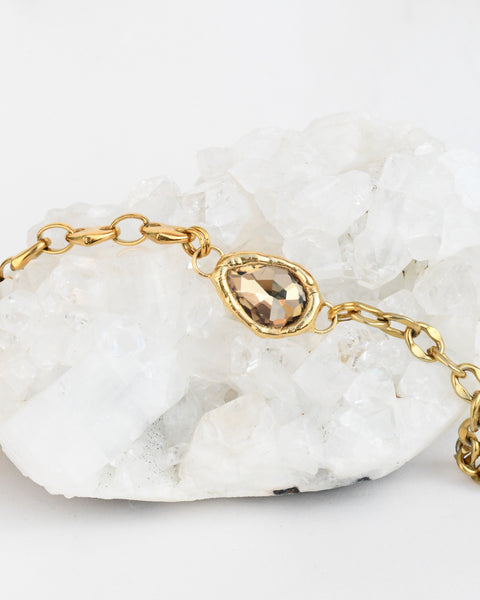 Long way necklace