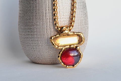 Quartz under Gold & Red Eye