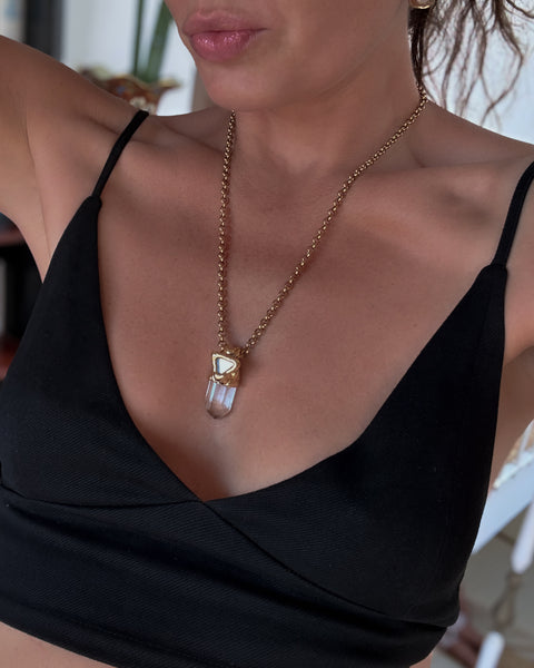 Quartz with mirrored Triangle