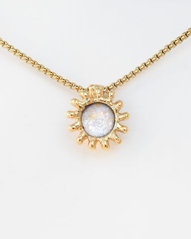 Very light lilac sun