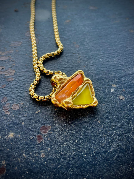 Quartz with orange & yellow tile